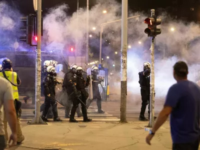 Police officers stand guard during anti-government demonstrations in Belgrade, Serbia, August 16, 2025. REUTERS/Djordje Kojadinovic