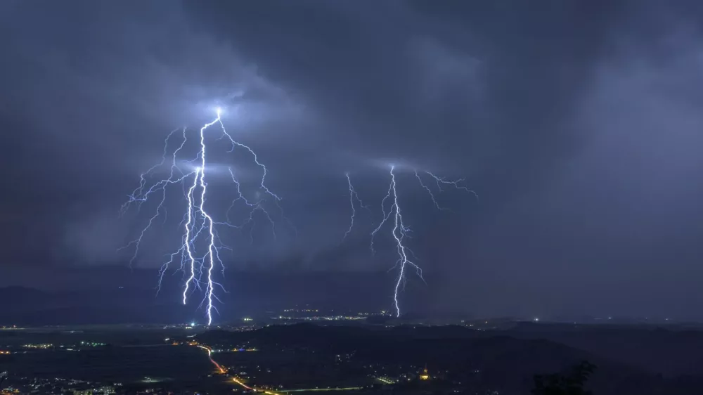 Meteoinfo Slovenija, strela, Kamnik, neurje