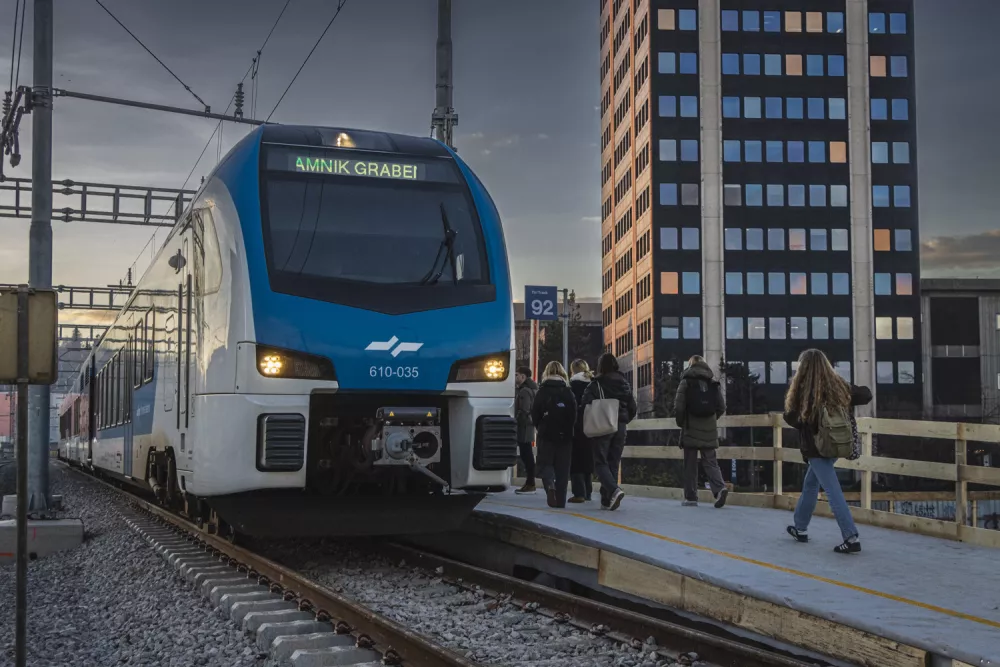 Slovenske železnice - začasni peron tira 92