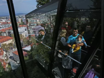 - 29.09.2017 - vzpenjača na ljubljanski grad - panoramski posnetek Ljubljane - &ndash; //FOTO: Tomaž Skale