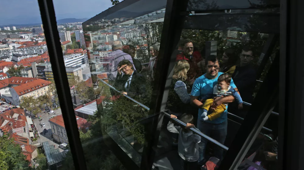 - 29.09.2017 - vzpenjača na ljubljanski grad - panoramski posnetek Ljubljane - &ndash; //FOTO: Tomaž Skale