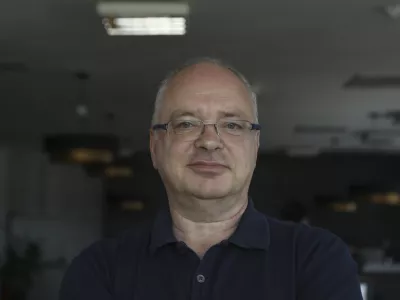- 19.06.2023 - Dr. Dejan Verčič, profesor, avtor, podjetnik in partner v skupini Herman & partnerji, je v zadnjem desetletju, in sicer med leti 2010&ndash;2019, drugi najbolj citirani raziskovalec na področju globalnih odnosov z javnostmi na svetu. //FOTO: Luka Cjuha