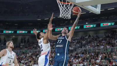 Slovenci brez težav ugnali skromno Veliko Britanijo, čaka jih &scaron;e vroča Srbija