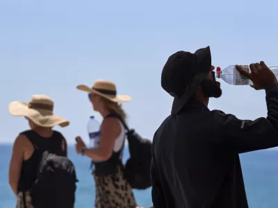 Eden zadnjih velikih vročinskih valov je&nbsp;udaril po &Scaron;paniji. Prizor je iz Barcelone. / Foto: AP