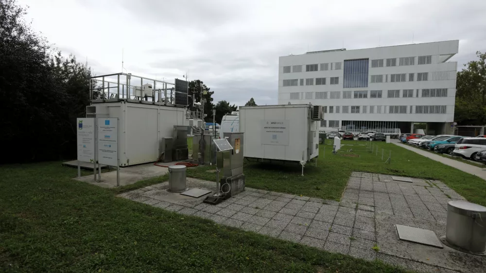 16.09.2024 - Arso merilna postaja čistega zraka na Vojkovi uliciFoto: Luka Cjuha