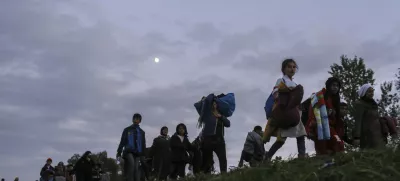 - 23.10.2015 - Slovenija - slovensko-hrvaška meja - Rigonce- Begunci 2015 - migracije po zahodni balkanski poti - migracijskapot beguncev iz Sirije, Afganistana in Iraka čez Balkan proti zahodniEvropi - evropska begunska kriza - migranti -///FOTO: Jaka Gasar