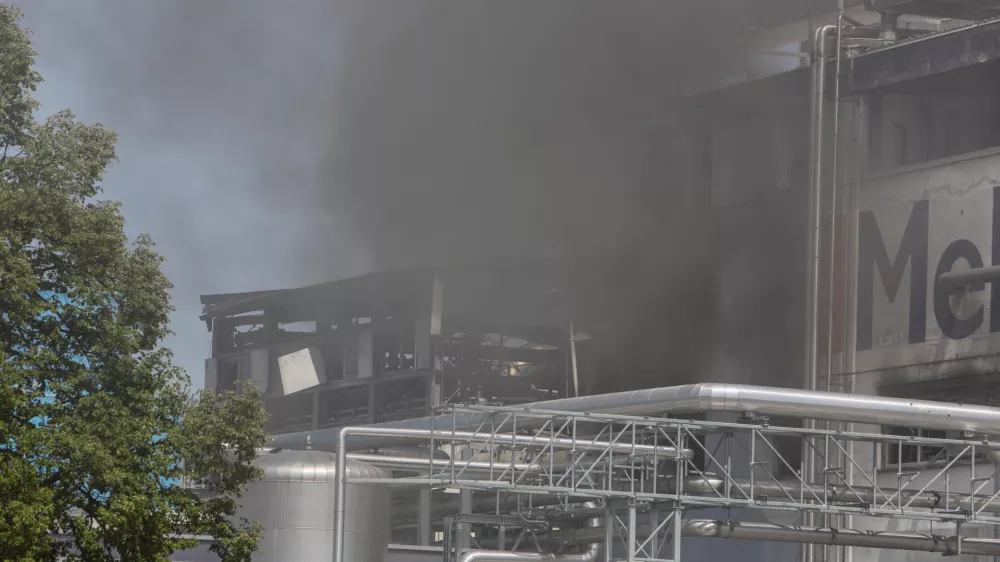 - 12.05.2022 &ndash; Kočevje &ndash; požar - eksplozija v kemični tovarni Melamin - razneslo kotel v proizvodnji - po&scaron;kodovanih več kot dvajset oseb, dve osebi huje opečeni //FOTO: Bojan Velikonja