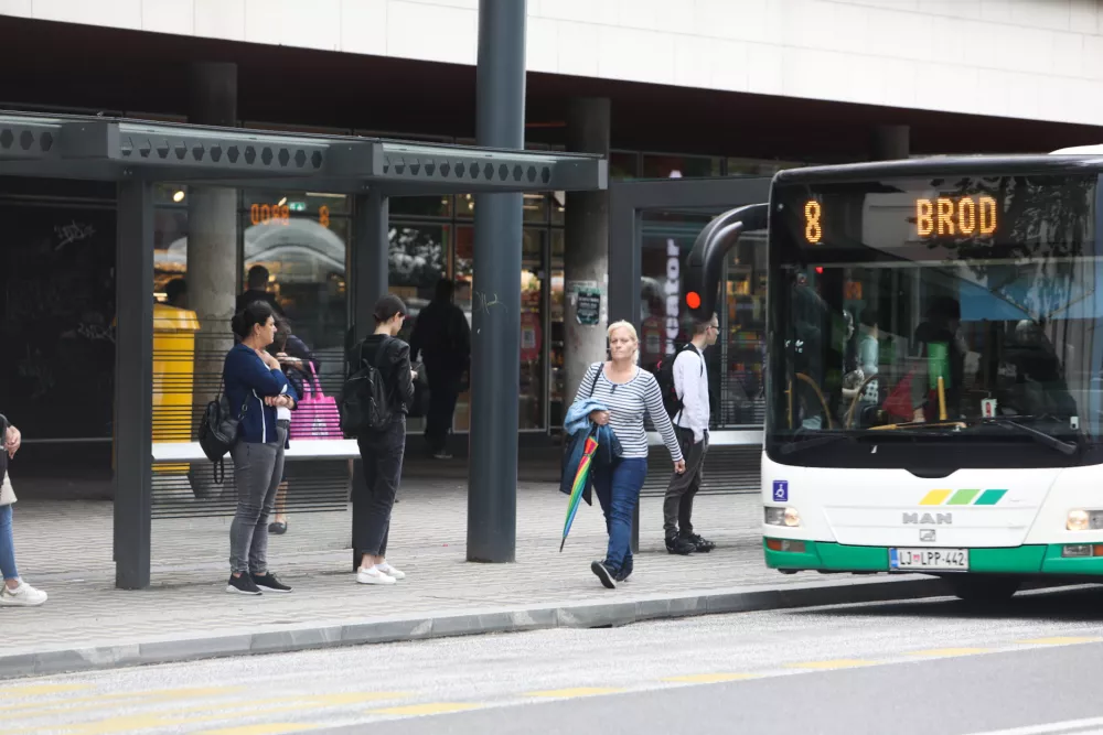 mestni avtobus LPP&nbsp;- 06.06.2023 &ndash; avtobusno postajali&scaron;če LPP Bavarski dvor -&nbsp;&nbsp;//FOTO: Bojan Velikonja