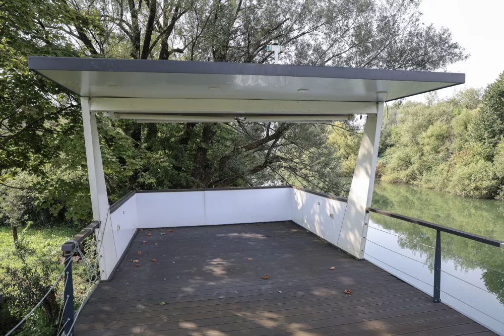 - 20.08.2025 - ogled plavajočih hi&scaron;k na Ljubljanici//FOTO: Jaka Gasar