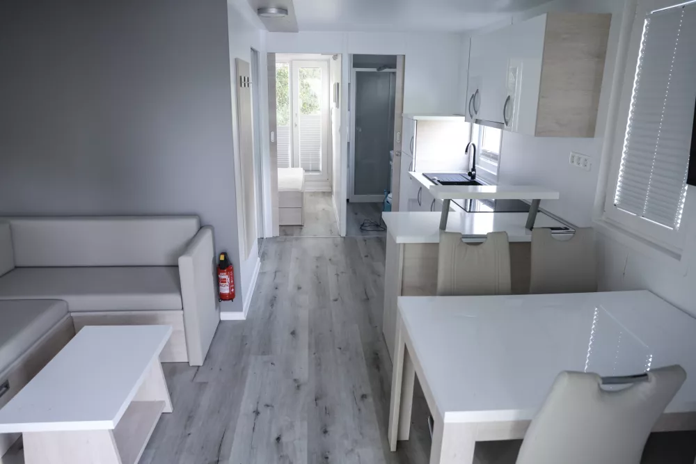 - 20.08.2025 - ogled plavajočih hi&scaron;k na Ljubljanici//FOTO: Jaka Gasar