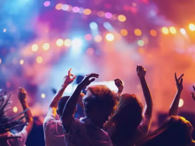 Mladi rabijo tudi čas za zabavo / Foto: Istock