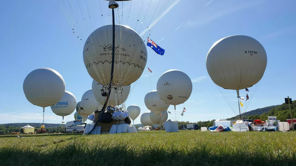 Balonarski praznikaNad Pomurjem bo poletelo preko 150 balonov
