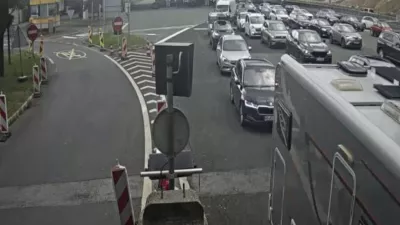 Pogled s kamere na cestninski postaji Hru&scaron;ica ob 9.40 uri.