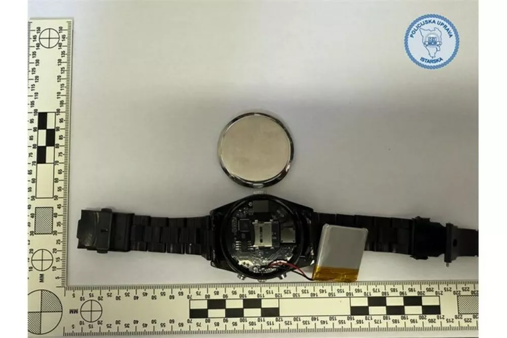 Prijeli več mo&scaron;kih: Nad gole otroke s pisali, hladilnimi skrinjami in urami