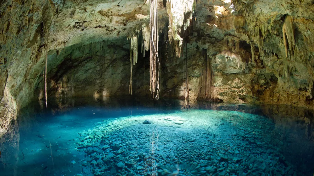 Voda pod povr&scaron;jem. Slika je zgolj ilustrativna. / Foto: Istock