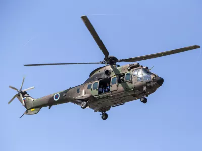 - Slovenska vojska (SV) - helikopter Evrocopter AS532 Cougar - 12.06.2019 &ndash; Fraport Slovenija / Letali&scaron;če Brnik - Letalska akademija Fraport - vaja kriznega odzivanja v primeru letalske nesreče Zlomljeno krilo 2019. //FOTO: Matjaž Ru&scaron;t