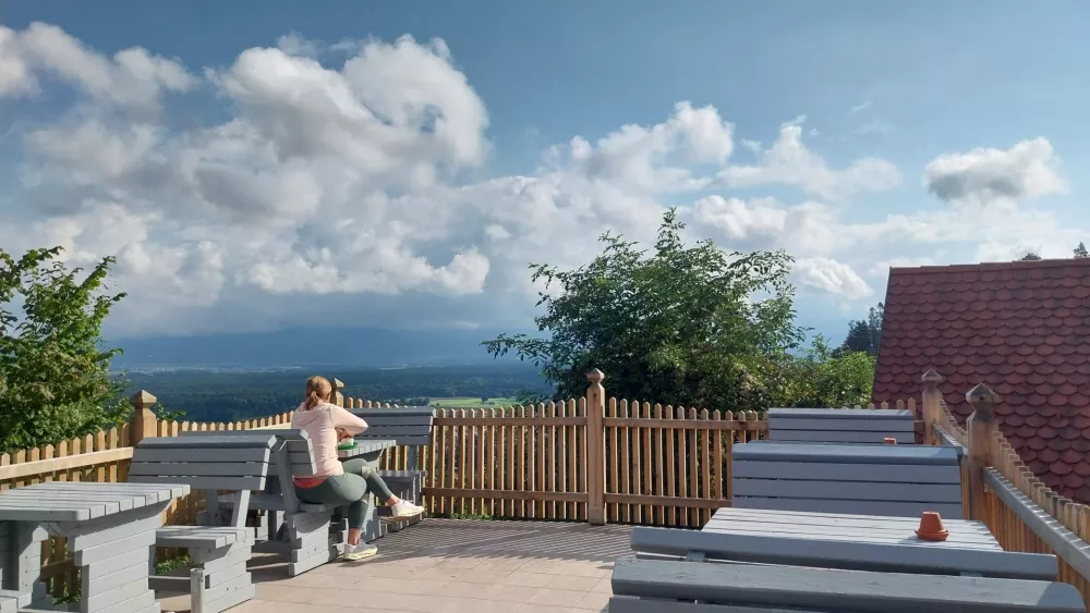 Koče v okolici Ljubljane: V objemu grajskih legend in domačih okusov