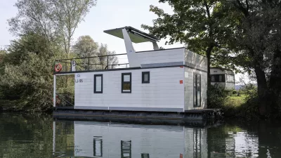 - 20.08.2025 - ogled plavajočih hi&scaron;k na Ljubljanici//FOTO: Jaka Gasar