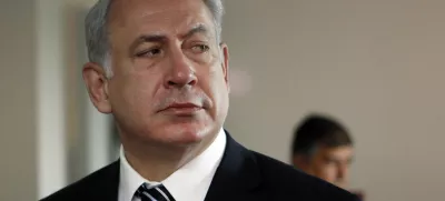 Der israelische Ministerpraesident Benjamin Netanjahu wartet am Donnerstag, 27. August 2009, in Berlin auf den Beginn der Gespraeche mit Aussenminister Frank-Walter Steinmeier. Netanyahu ist zu einem zweitaegigen Besuch in der deutschen Hauptstadt. (AP Photo/Franka Bruns, Pool) --- Israel'sPrime Minister Benjamin Netanyahu waits for his meeting with German Foreign Minister Frank-Walter Steinmeier in Berlin, Thursday, Aug. 27, 2009. Netanyahu is in German for a two-day visit. (AP Photo/Franka Bruns, Pool)