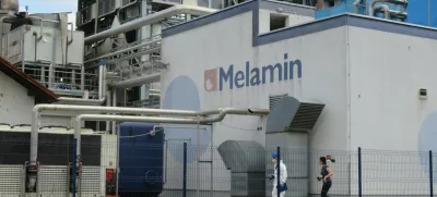 Melamin dan po eksploziji. Po dvorišču so še vedno ležali veliki kosi pločevine, ki jih je razmetalo naokrog. F Dragana Stanković