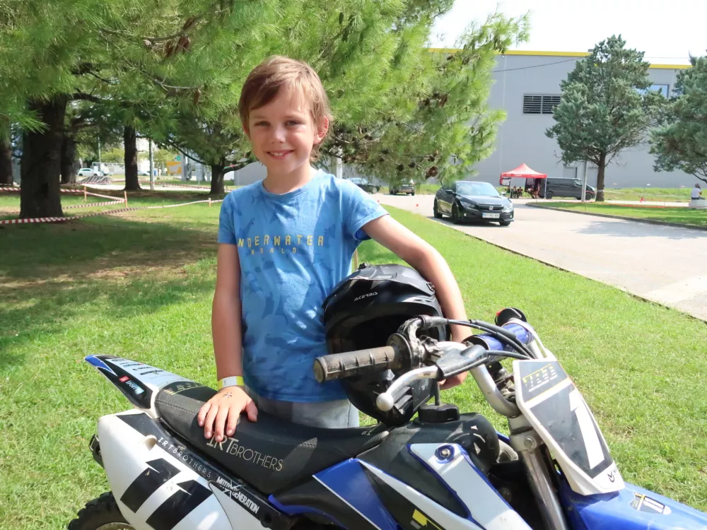 Svit Salčnik: Najtežji so bili ovinki. Ko zavijam, se mi zdi, kot bi me včasih hotelo odnesti na rob steze. / Foto: Nata&scaron;a Bucik Ozebek