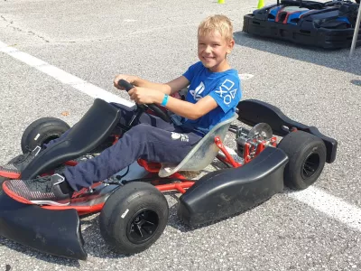Moto&scaron;portni dan je namenjen otrokom, starim med pet in osem let oziroma visokim do 130 centimetrov, saj se večji ne bi mogli usesti v gokart, namenjen tej ciljni skupini. / Foto: Amzs