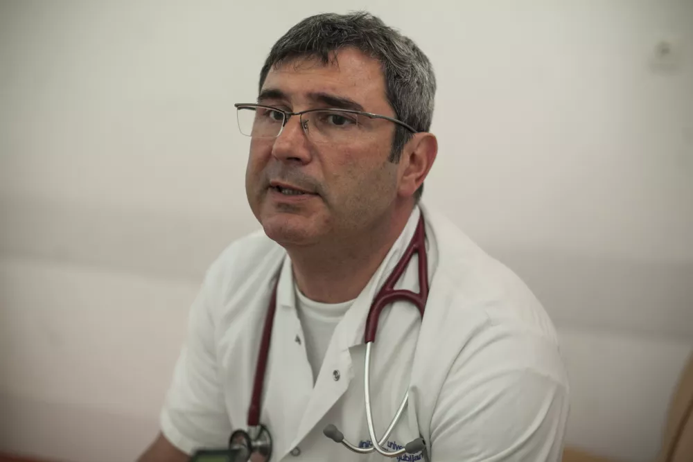 mag. Hugon Možina, dr.med, vodja internistične prve pomoči UKC Ljubljana- 04.06.2015 - Univerzitetni klinični center v Ljubljani - Internistična prva pomoč (IPP), specialistična služba, del Urgentnega bloka Univerzitetnega kliničnega centra v Ljubljani - Urgentni blok UKC - urgenca -  ///FOTO: Luka Cjuha. / Foto: Luka Cjuha