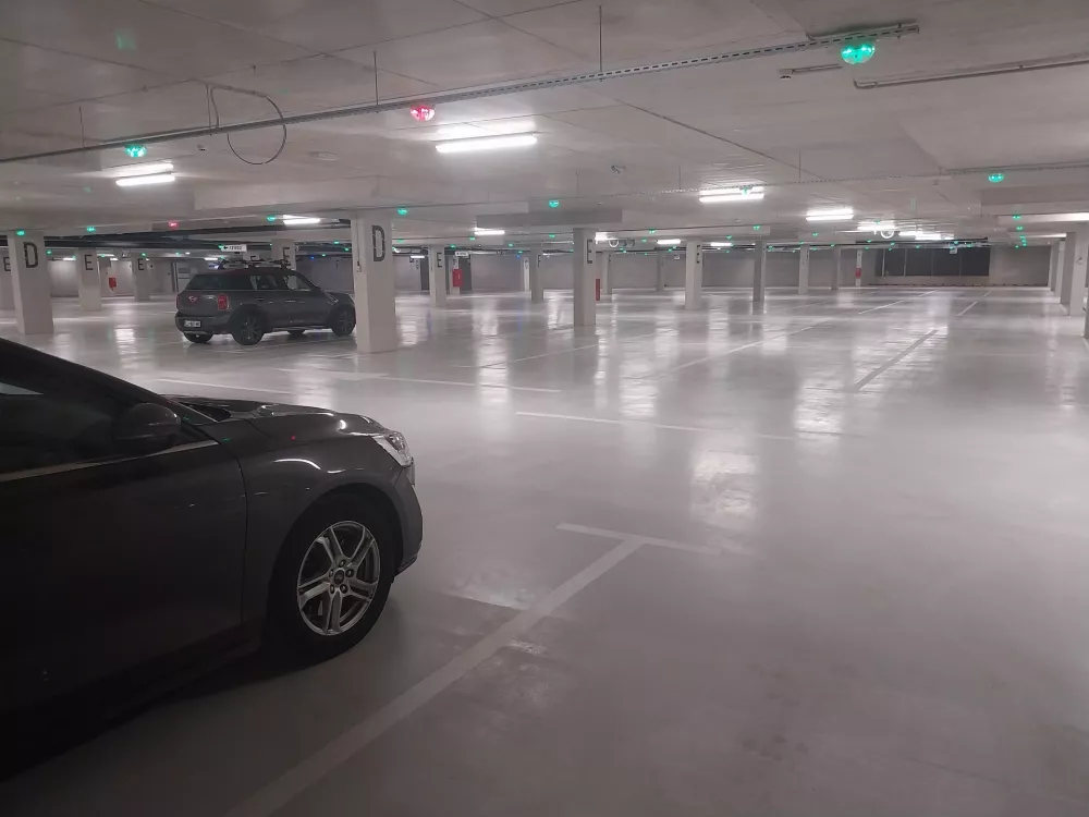 Parkirna hi&scaron;a Ilirija