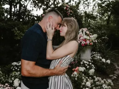 Ameri&scaron;ka pevka Taylor Swift se je zaročila s svojim partnerjem, igralcem ameri&scaron;kega nogometa Travisom Kelcem. Foto: IG/taylorswift