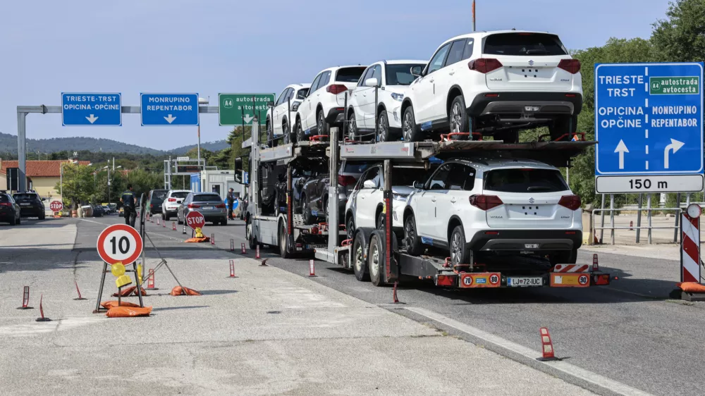 Za zastoje na Fernetičih krivi tudi preveč prizadevni italijanski policisti