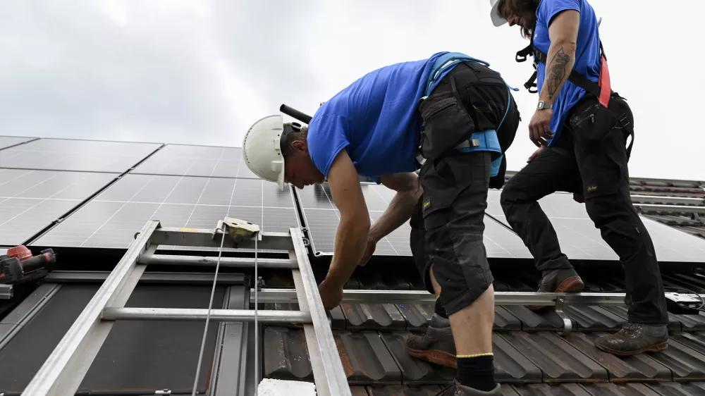 - 19.05.2023 &ndash; Vransko - montaža sončne elektrarne, Prekopa 42b //FOTO: Nik Erik Neubauer