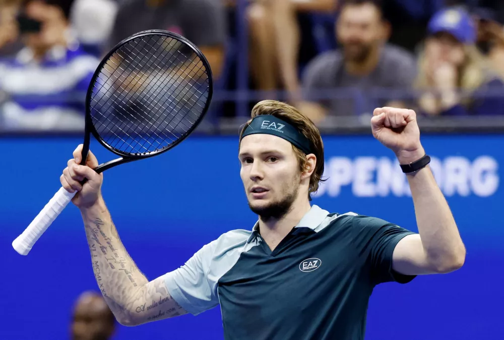 Tennis - U.S. Open - Flushing Meadows, New York, United States - August 31, 2025 Kazakhstan's Alexander Bublik celebrates after winning his third round match against Tommy Paul of the U.S. REUTERS/Eduardo Munoz
