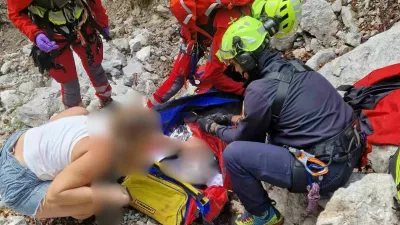 Pri sestopu z Okre&scaron;lja se je po&scaron;kodoval mladoletnik. / Foto: Grs Celje