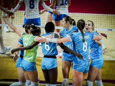 Slovenske odbojka&scaron;ice na svetovnem prvenstvu na Tajskem. Foto: Odbojkarska zveze Slovenije