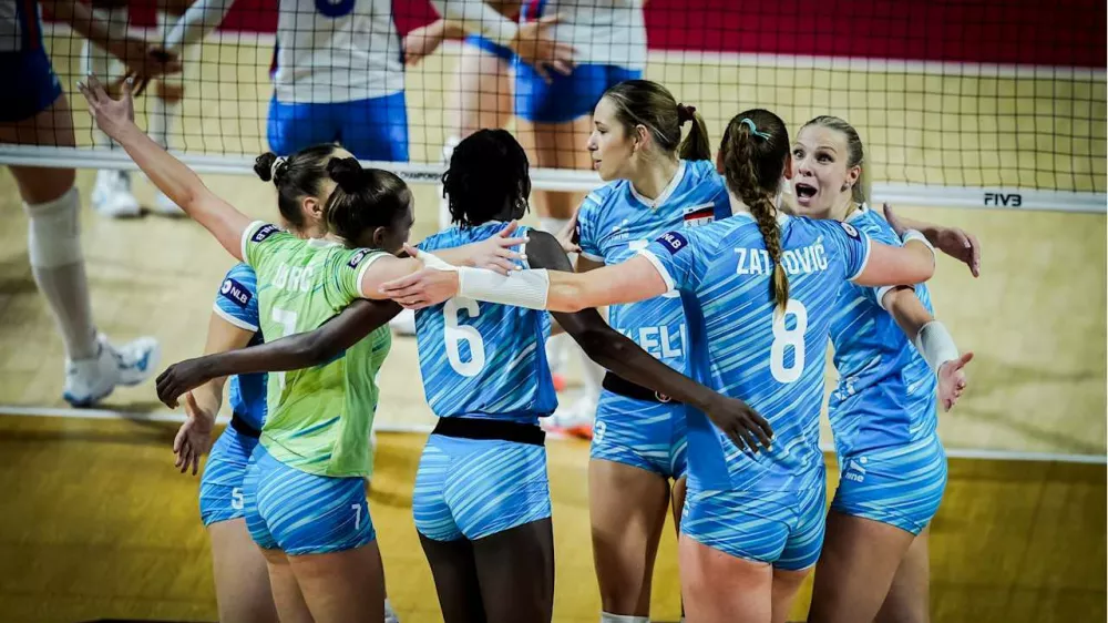 Slovenske odbojka&scaron;ice na svetovnem prvenstvu na Tajskem. Foto: Odbojkarska zveze Slovenije