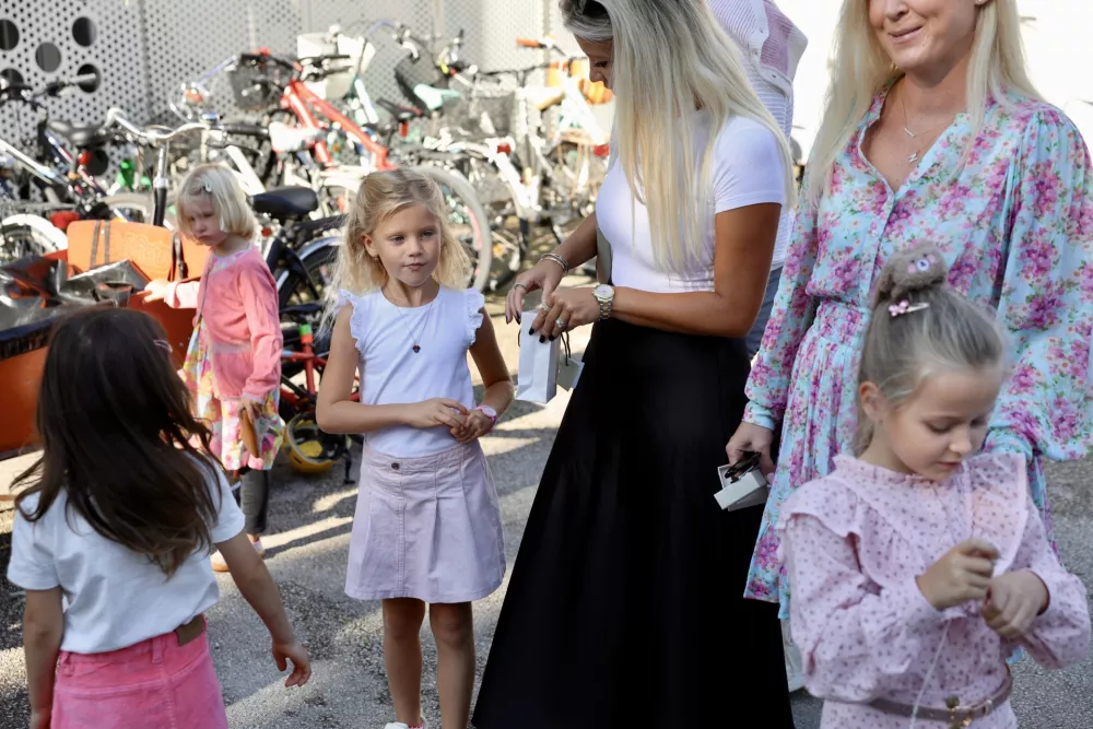 Obiskali smo ljubljansko &scaron;olo: Strah, navdu&scaron;enje in fotografija za spomin