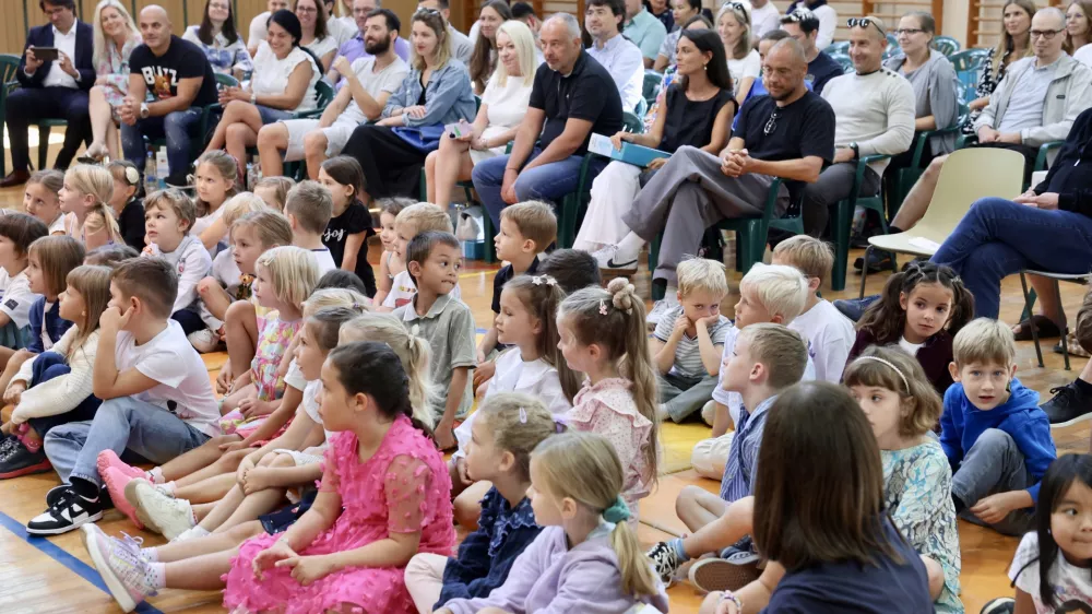 Obiskali smo ljubljansko &scaron;olo: Strah, navdu&scaron;enje in fotografija za spomin