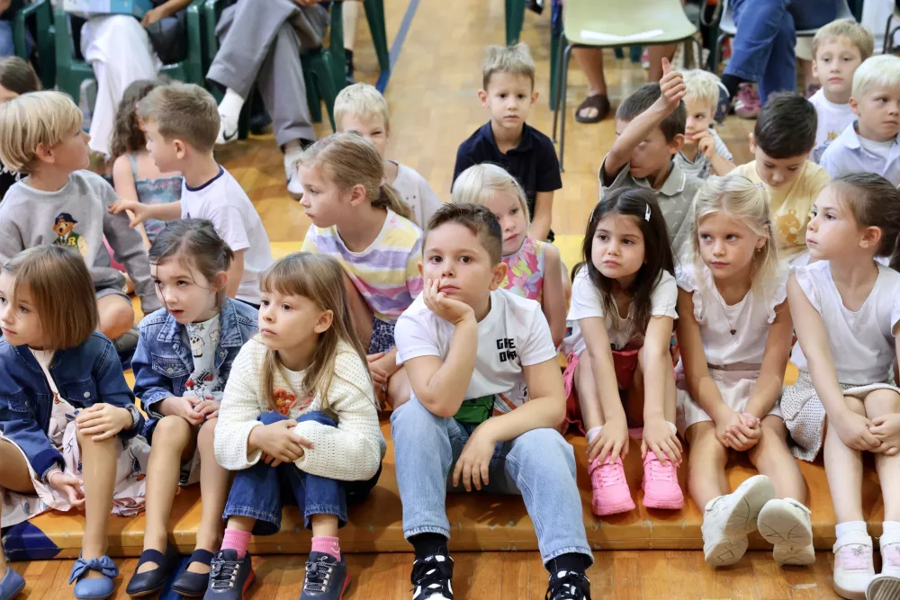 Obiskali smo ljubljansko &scaron;olo: Strah, navdu&scaron;enje in fotografija za spomin