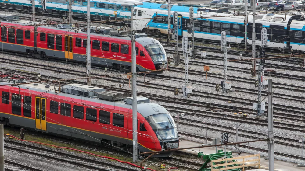 Zamujena priložnost: hitra železni&scaron;ka proga je &scaron;e zelo oddaljena