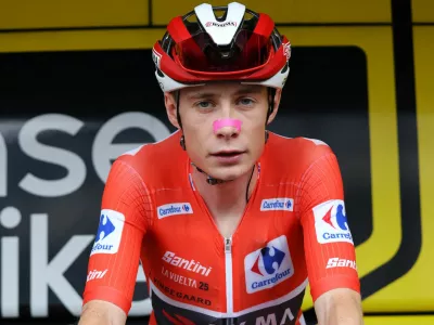 Cycling - Vuelta a Espana - Stage 11 - Bilbao to Bilbao - Bilbao, Spain - September 3, 2025 Team Visma | Lease a Bike's Jonas Vingegaard wearing the red jersey ahead of stage 11 REUTERS/Pankra Nieto