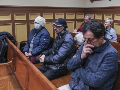 - 28.11.2022 &ndash; sojenje Čop Tanji, Skopec Uro&scaron;u, Mikulin Sandiju, Pavlović Brankotu in Novak Eriki zaradi goljufije in pranja denarja - o&scaron;kodovali naj bi britansko medijsko korporacijo BBC za 336.000 evrov,  //FOTO: Jaka Gasar