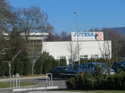 Poslovna stavba Juteksa v bližini Žalca