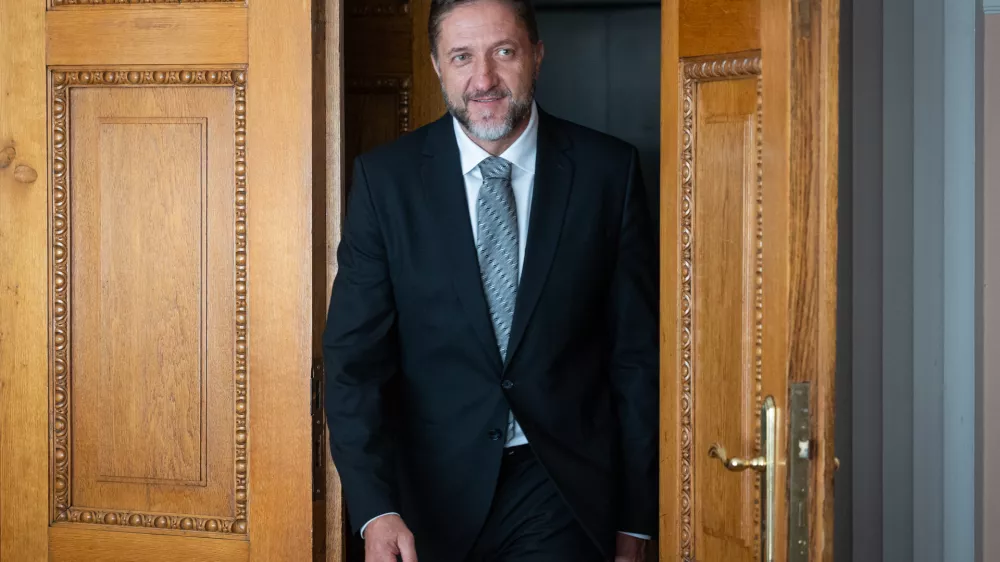 Ljubljana, ministrstvo za finance.Srecanje evropske komisarke za siritev Marte Kos in financnega ministra Klemna Bostjancica.Minister za finance Klemen Bostjancic.