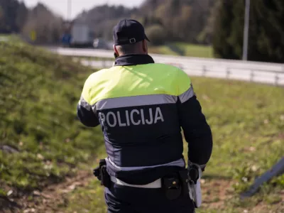 prometni nadzorpolicija - simbolična fotografijaprometna policijavarnost v prometupolicija na motorjihmotoristična policijaprehitri voznikiavtocestna policija08.04.2025 Policijski nadzor, počivali&scaron;če PovodjeFOTO: Nik Erik Neubauer