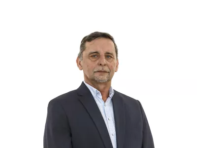 Miran LesjakZA ONLINE - Redakcija Dnevnik 2024 - portreti za komentarje in kolumne - kolumnisti - komentatorji &ndash; novinarji - portret //FOTO: Luka Cjuha