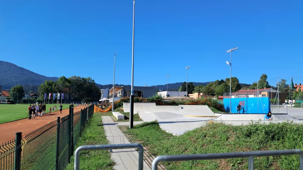 &Scaron;portni park Vrhnika ima sveže dokončani skatepark, ki je že v uprabi. Foto: Miha K. Turk 