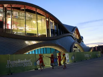- &Scaron;portni park Stožice 2013 -  EuroBasket 2013 - evropsko prvenstvo v ko&scaron;arki - ko&scaron;arkarski navijači - kompleks - stavba//FOTO: Luka Cjuha