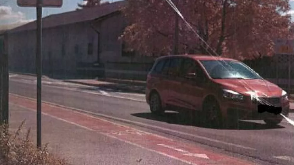 20-letni voznik začetnik je v neposredni bližini &scaron;ole divjal s hitrostjo 95 km/h. 