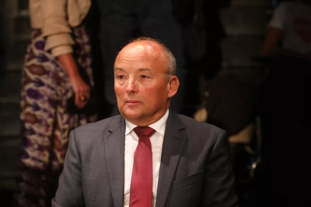 NSi ob robu dveh afer izbira novega &scaron;efa, v sredi&scaron;ču očitkov tudi Vrtovec