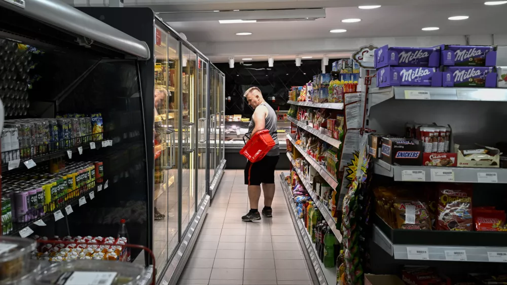 Trgovina atlasnakupovanježivilahranatrgovinetrgovciko&scaron;arica25.06.2025 - Nakupovanje ob nedeljah in praznikih, odprte trgovine. FOTO: Nik Erik Neubauer